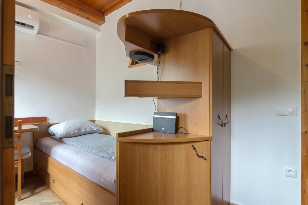 Cozy, Bright And Affordable Single Studio - Free Parking Ljubljana Exterior photo